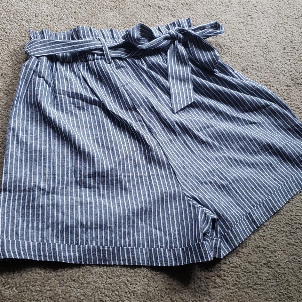 Casual Striped High-waist shorts